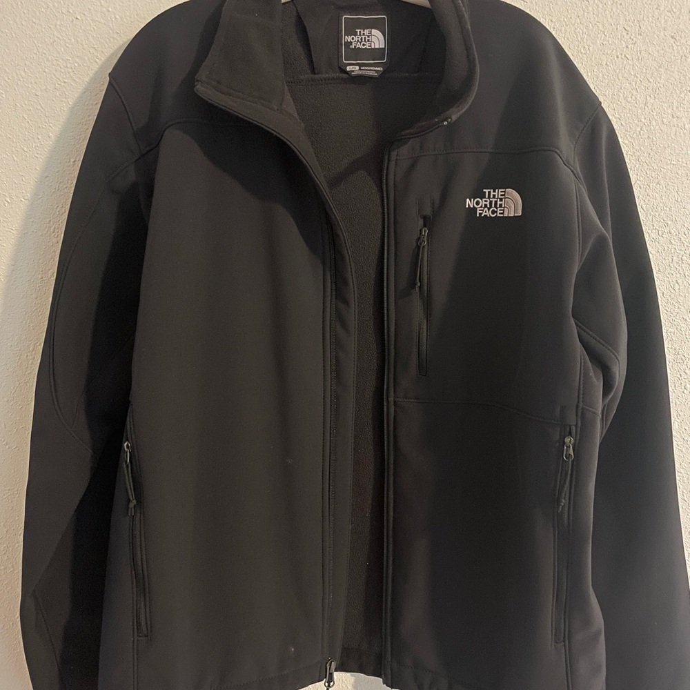 The North Face Men's Performance soft shell Jacket in Black